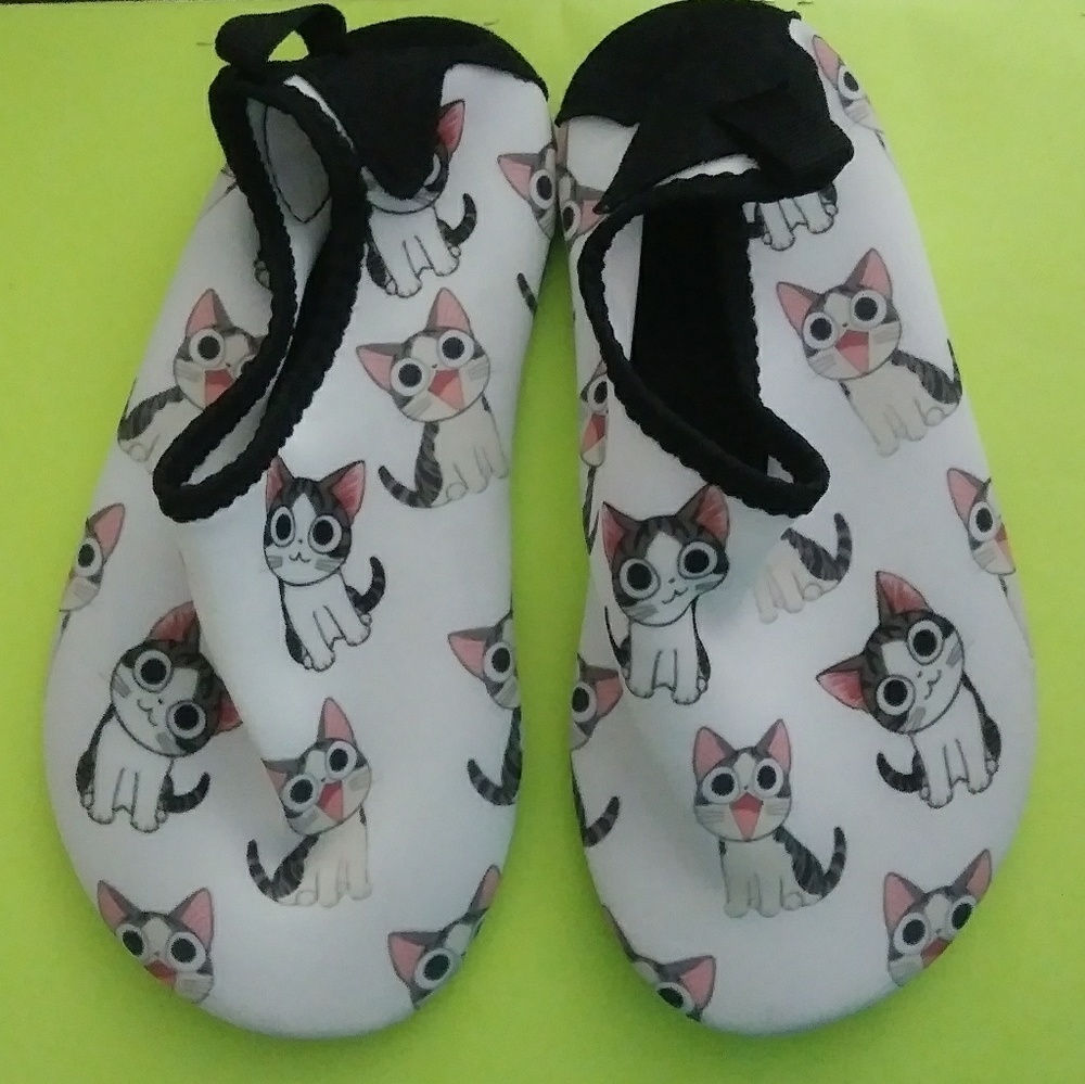 NEW *Cat* 🐱 WATER SHOES 12